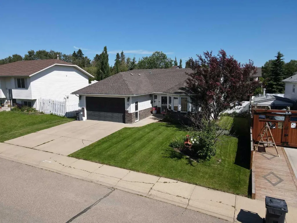 5 Westwood Crescent Sylvan Lake AB T4S 1P6