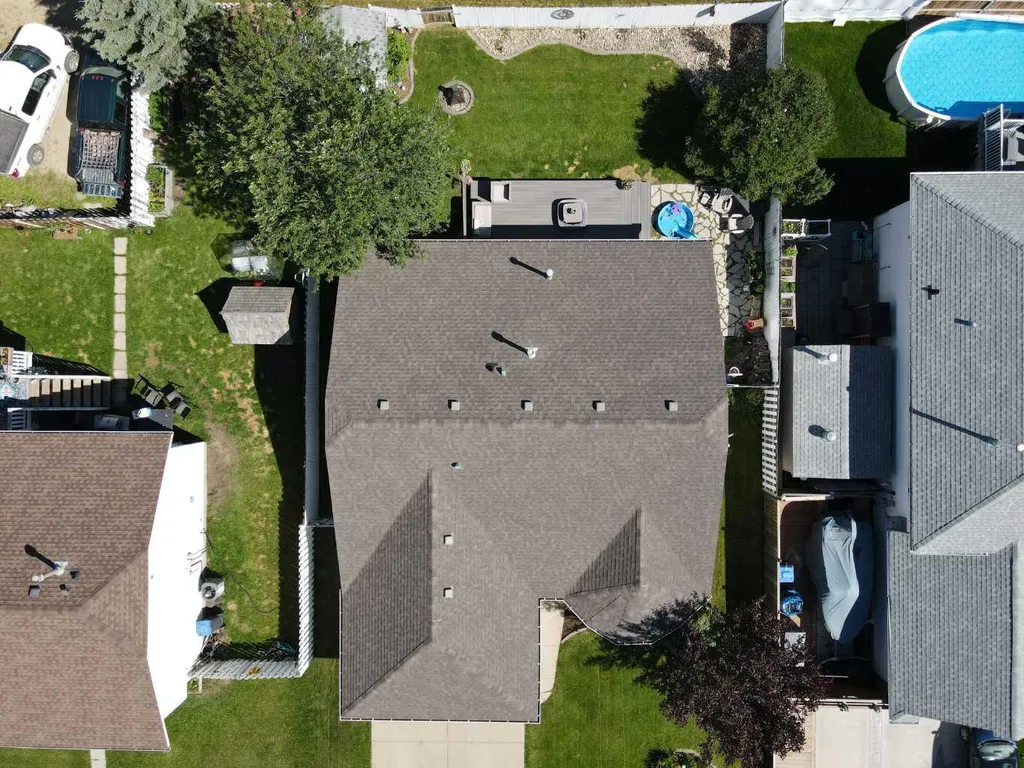 5 Westwood Crescent Sylvan Lake AB T4S 1P6