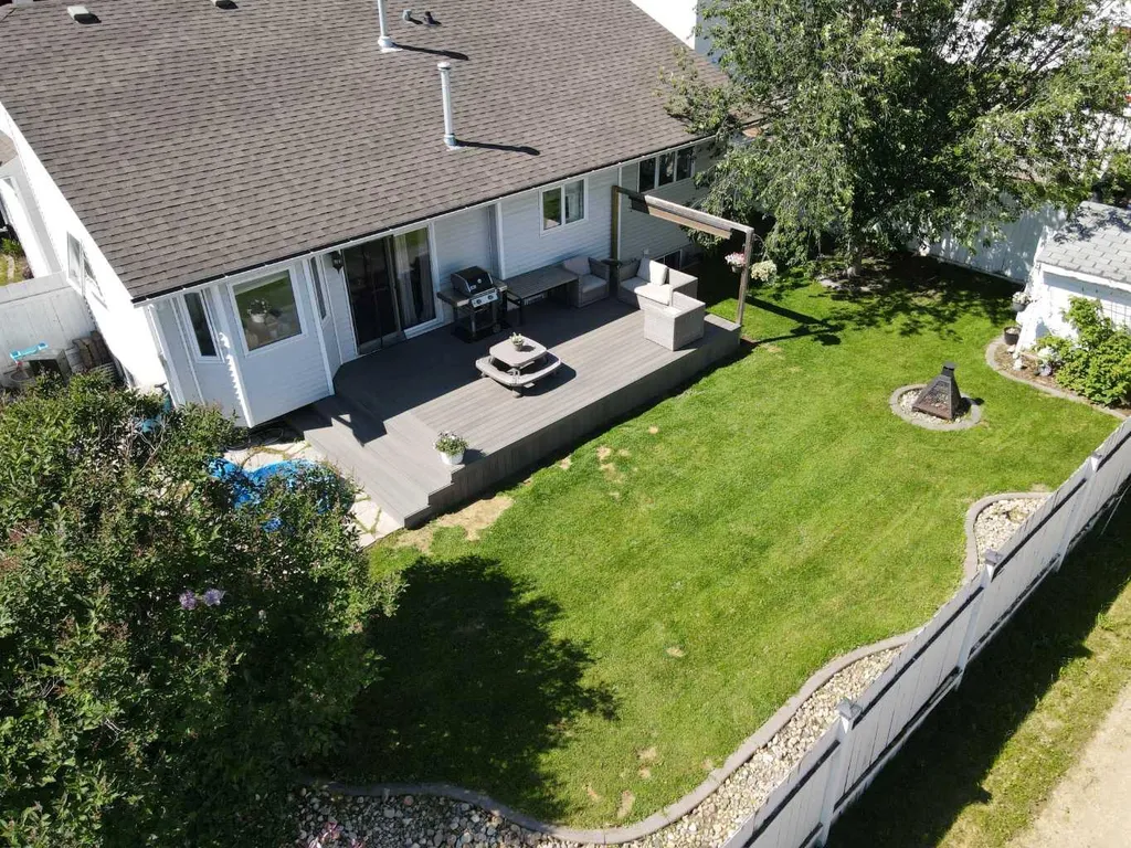5 Westwood Crescent Sylvan Lake AB T4S 1P6