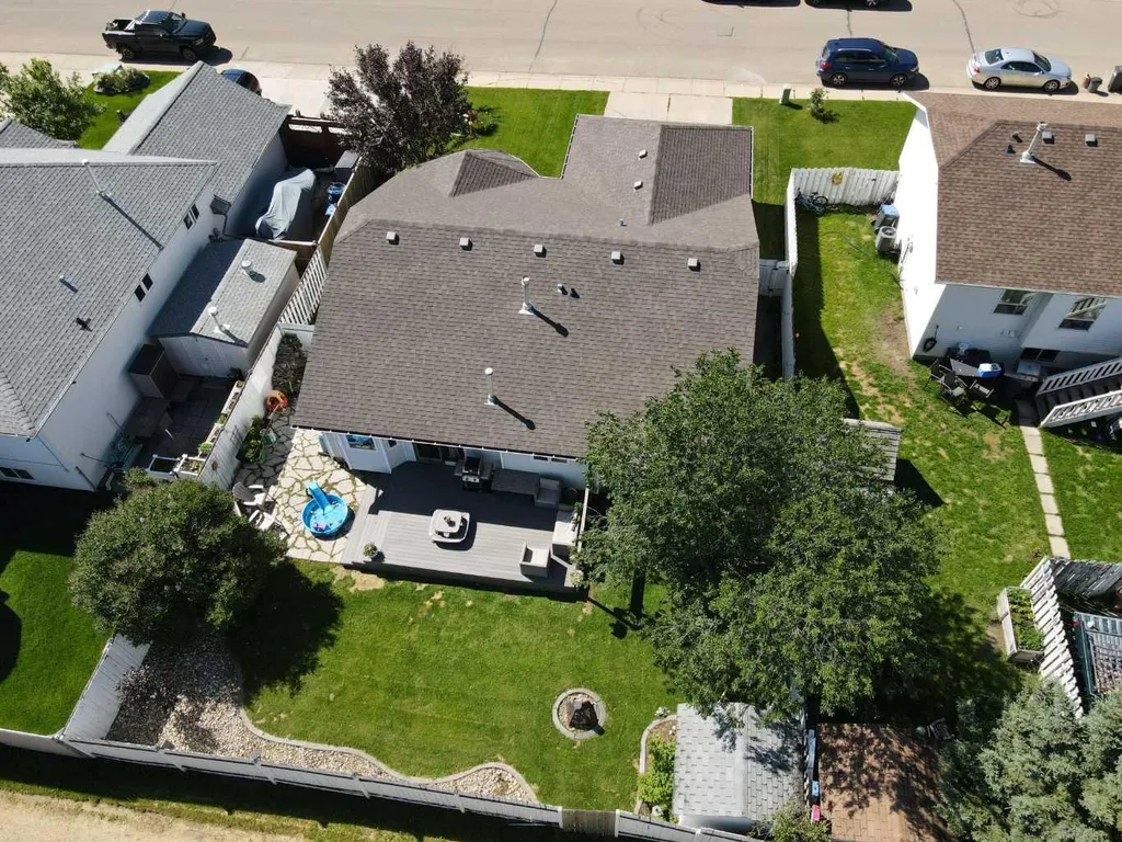 5 Westwood Crescent Sylvan Lake AB T4S 1P6