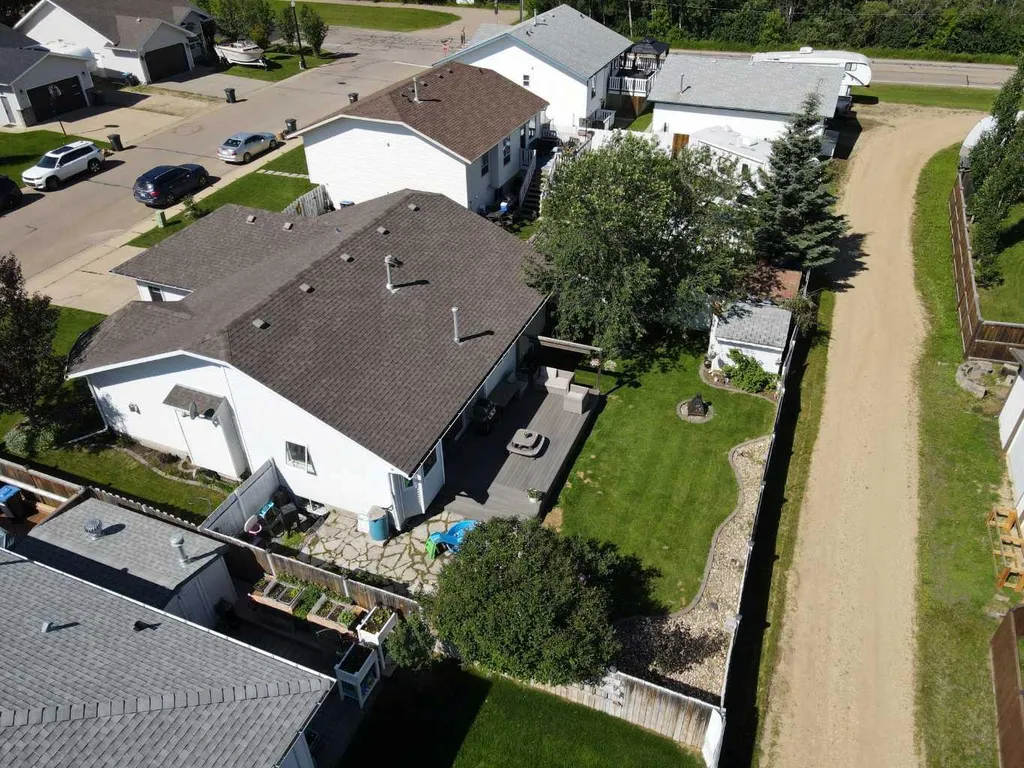 5 Westwood Crescent Sylvan Lake AB T4S 1P6