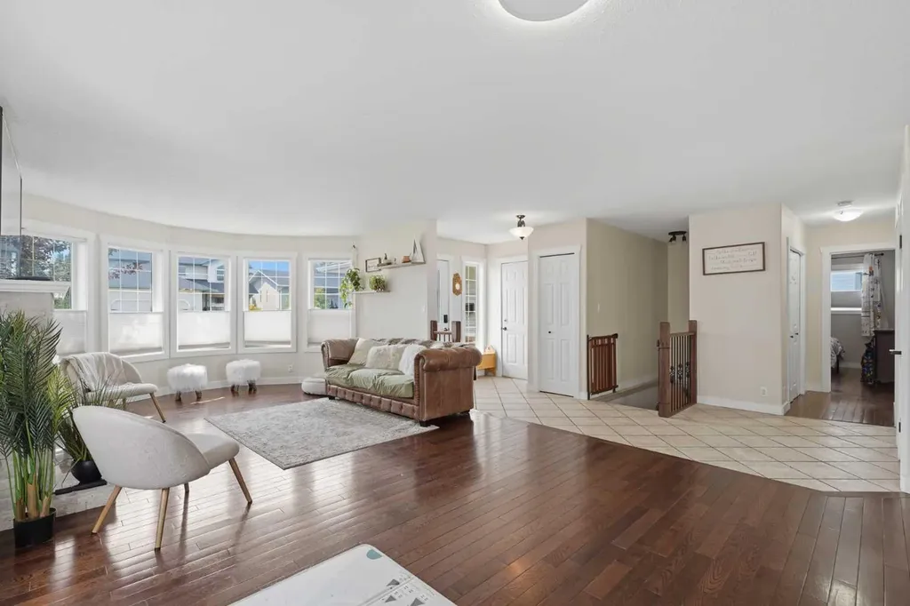 5 Westwood Crescent Sylvan Lake AB T4S 1P6