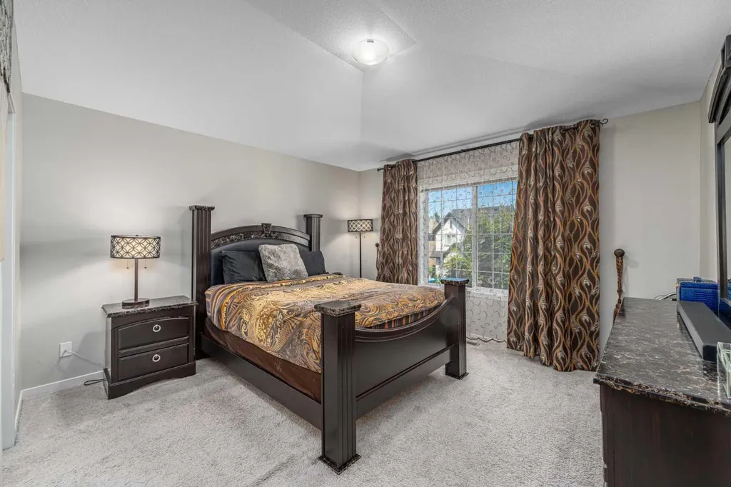 158 Mahogany Grove SE Calgary AB T3M 1W9