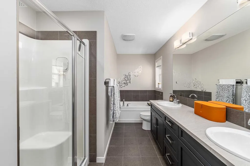 158 Mahogany Grove SE Calgary AB T3M 1W9