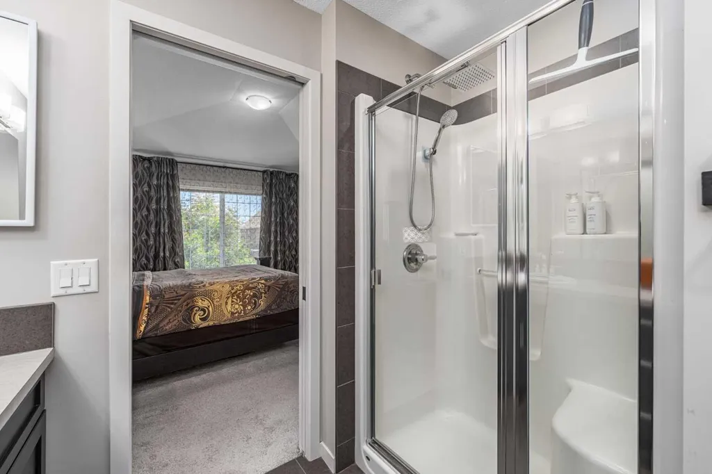 158 Mahogany Grove SE Calgary AB T3M 1W9