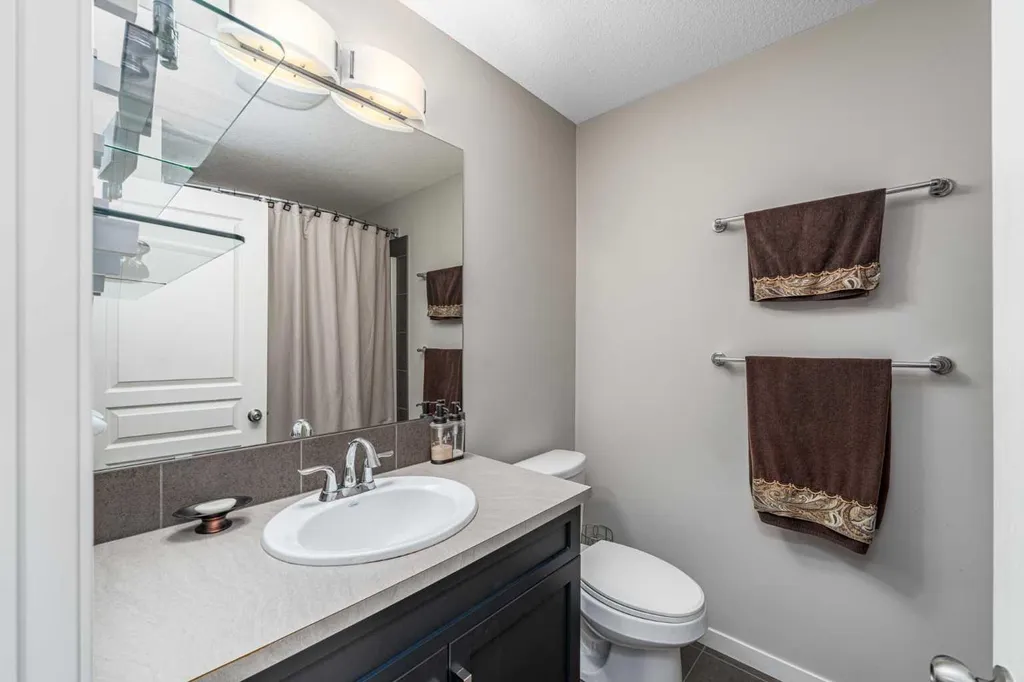 158 Mahogany Grove SE Calgary AB T3M 1W9