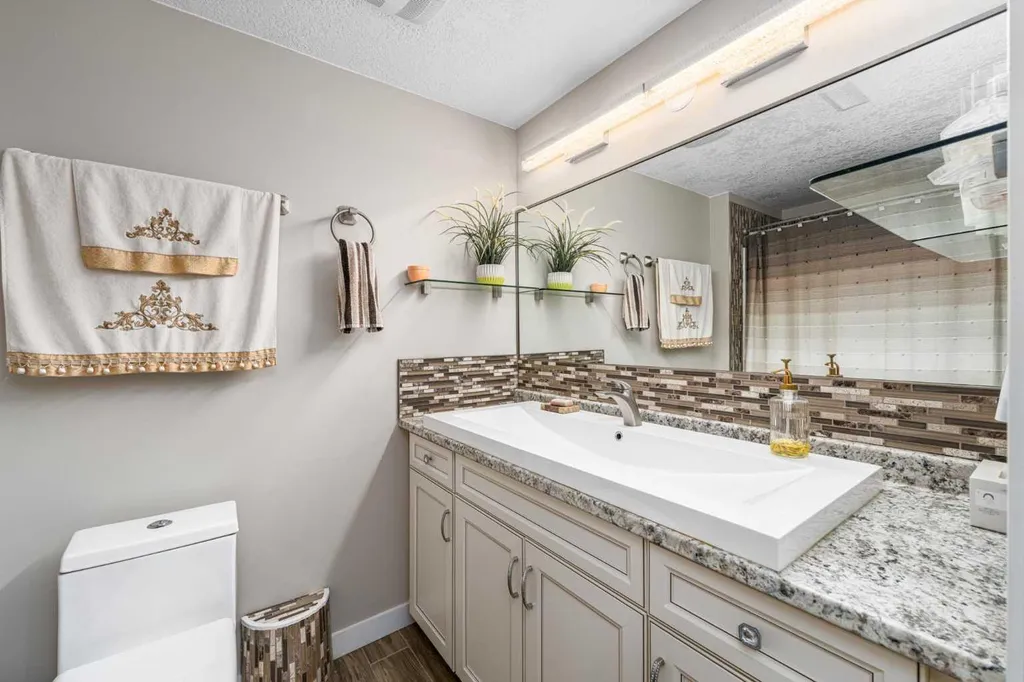 158 Mahogany Grove SE Calgary AB T3M 1W9