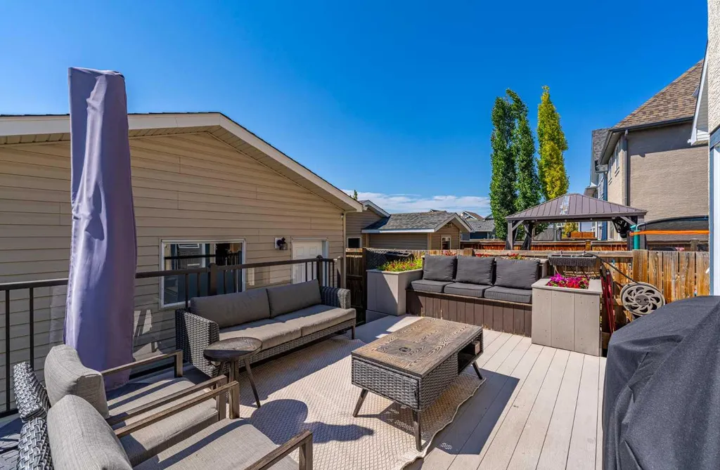 158 Mahogany Grove SE Calgary AB T3M 1W9