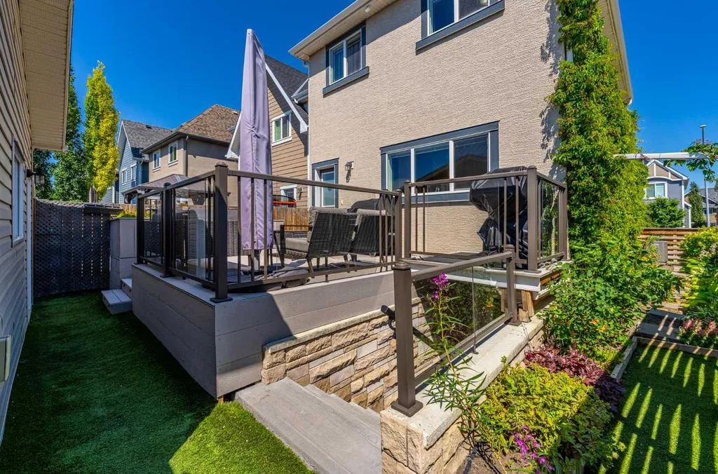 158 Mahogany Grove SE Calgary AB T3M 1W9