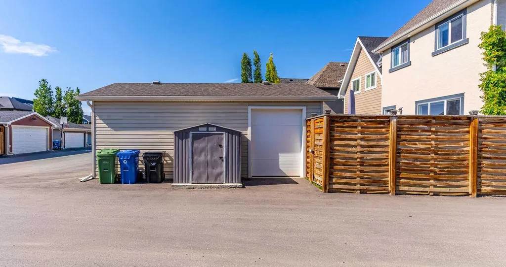 158 Mahogany Grove SE Calgary AB T3M 1W9