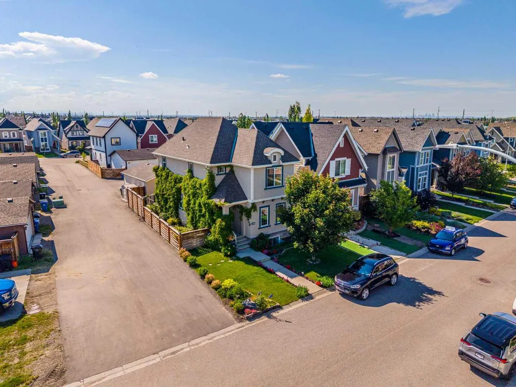 158 Mahogany Grove SE Calgary AB T3M 1W9