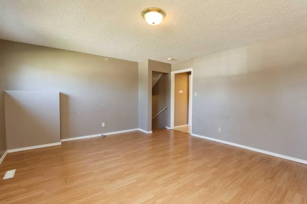41 Rutgers Crescent W Lethbridge AB T1K 4S8