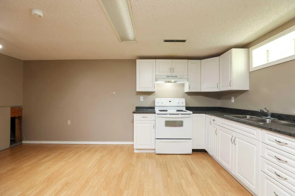 41 Rutgers Crescent W Lethbridge AB T1K 4S8