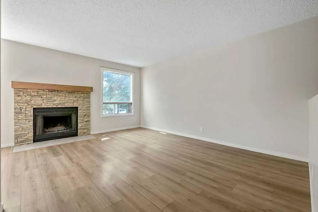 122 Bergen Road NW Calgary AB T3K 1H9