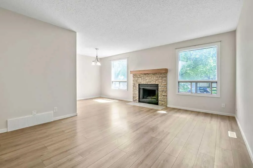 122 Bergen Road NW Calgary AB T3K 1H9