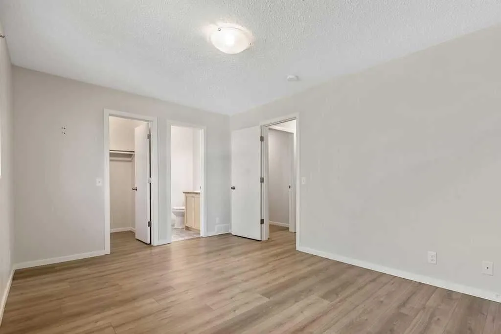 122 Bergen Road NW Calgary AB T3K 1H9