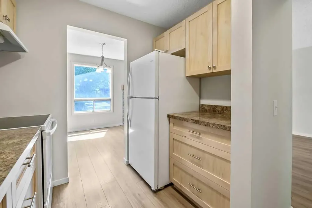122 Bergen Road NW Calgary AB T3K 1H9