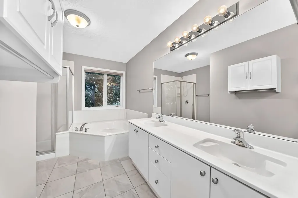 142 Strathmore Lakes Place Strathmore AB T1P 1Y6