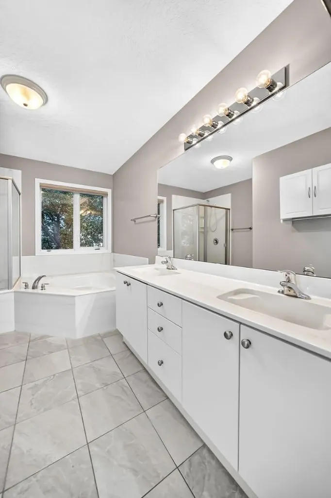 142 Strathmore Lakes Place Strathmore AB T1P 1Y6