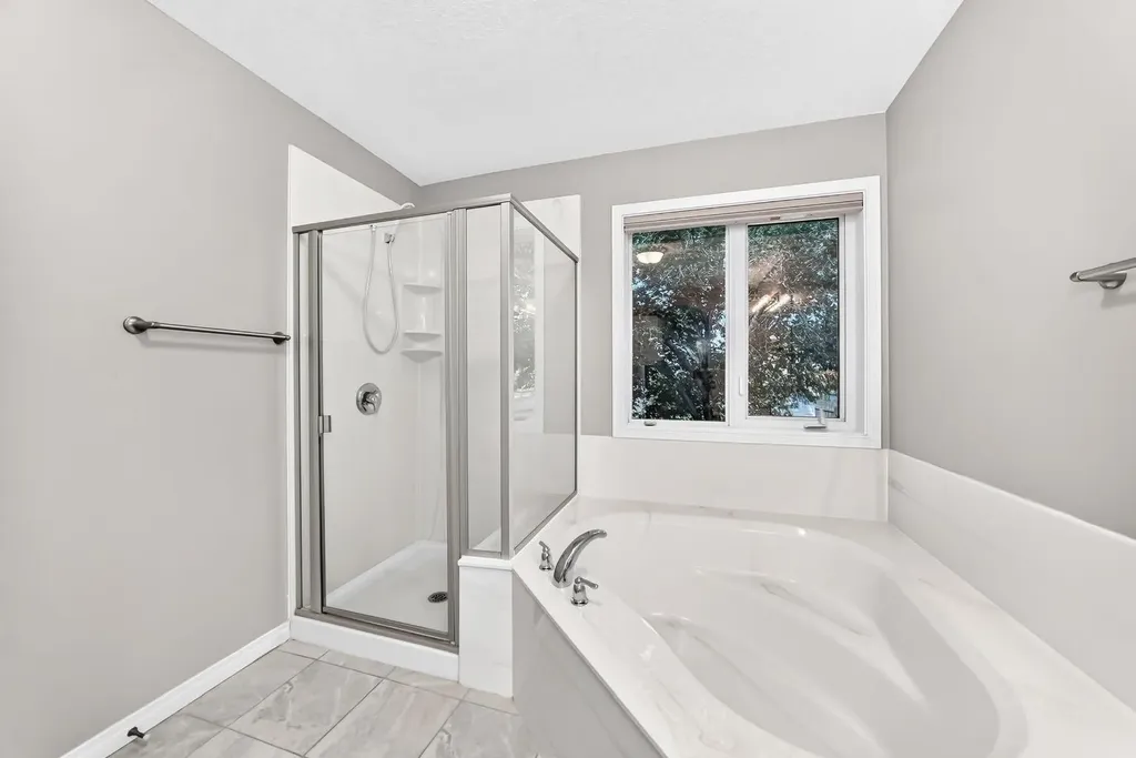 142 Strathmore Lakes Place Strathmore AB T1P 1Y6