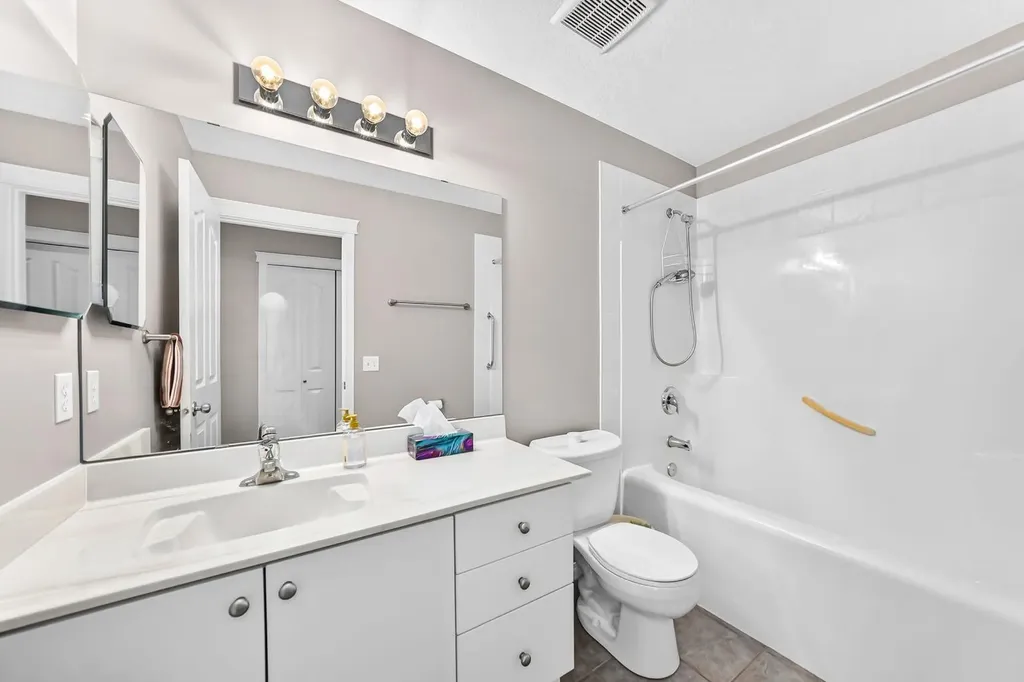 142 Strathmore Lakes Place Strathmore AB T1P 1Y6