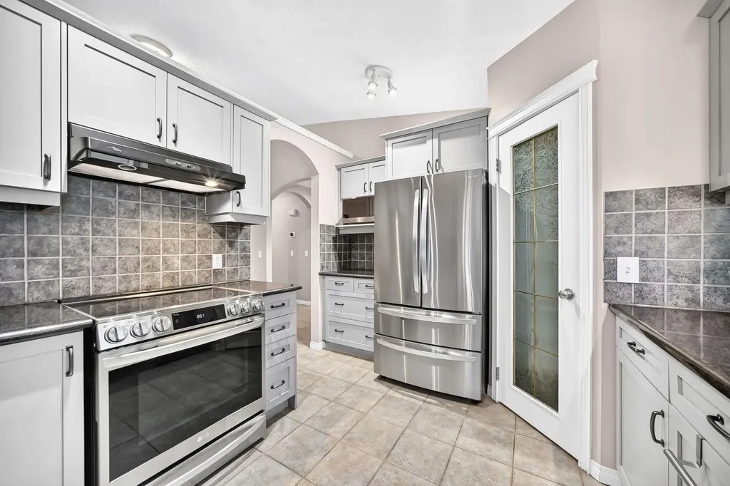 142 Strathmore Lakes Place Strathmore AB T1P 1Y6