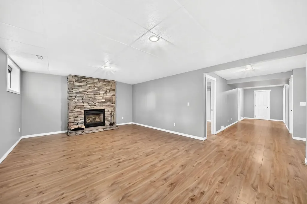 142 Strathmore Lakes Place Strathmore AB T1P 1Y6