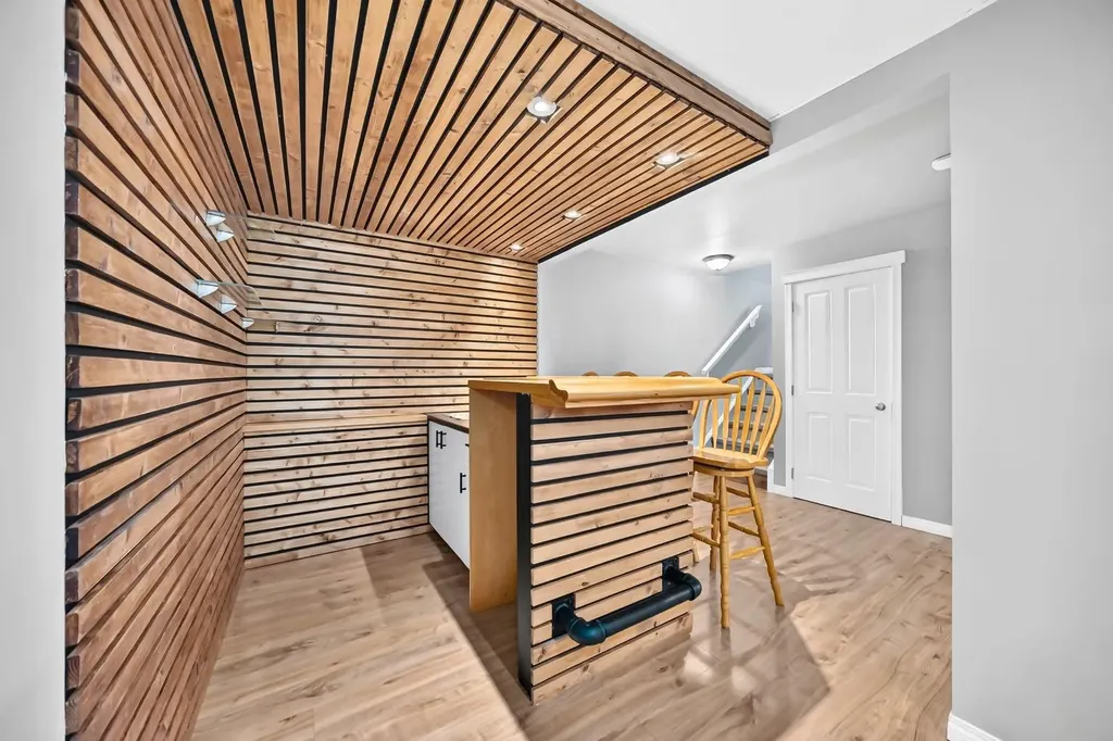142 Strathmore Lakes Place Strathmore AB T1P 1Y6