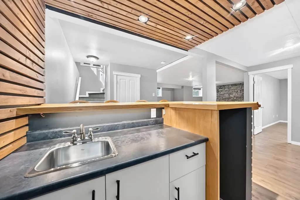 142 Strathmore Lakes Place Strathmore AB T1P 1Y6