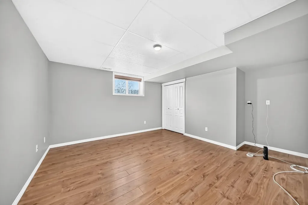 142 Strathmore Lakes Place Strathmore AB T1P 1Y6