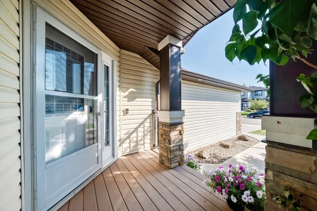142 Strathmore Lakes Place Strathmore AB T1P 1Y6