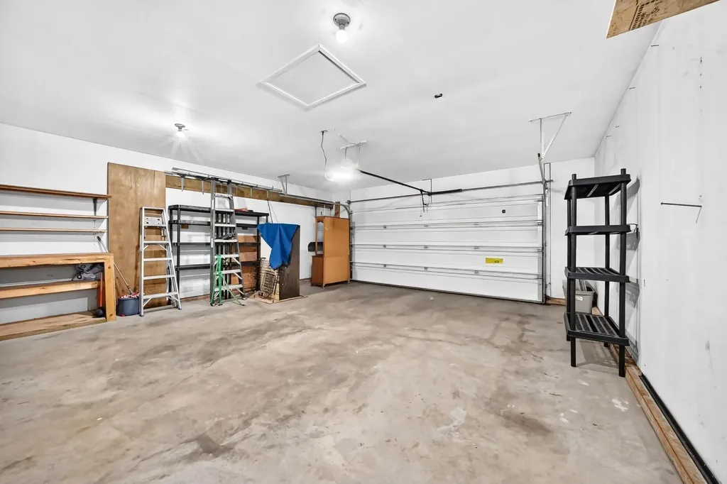 142 Strathmore Lakes Place Strathmore AB T1P 1Y6