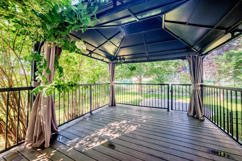 142 Strathmore Lakes Place Strathmore AB T1P 1Y6