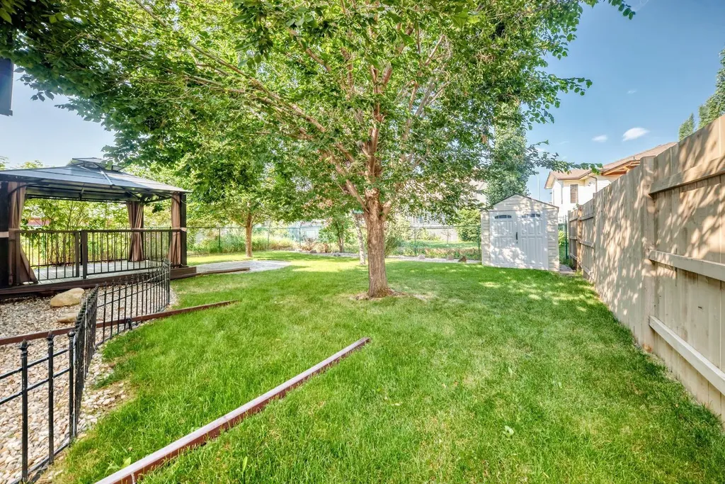 142 Strathmore Lakes Place Strathmore AB T1P 1Y6