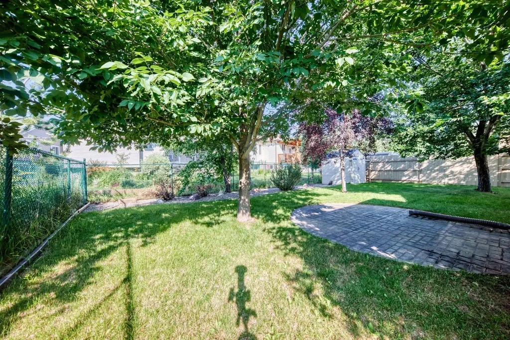 142 Strathmore Lakes Place Strathmore AB T1P 1Y6