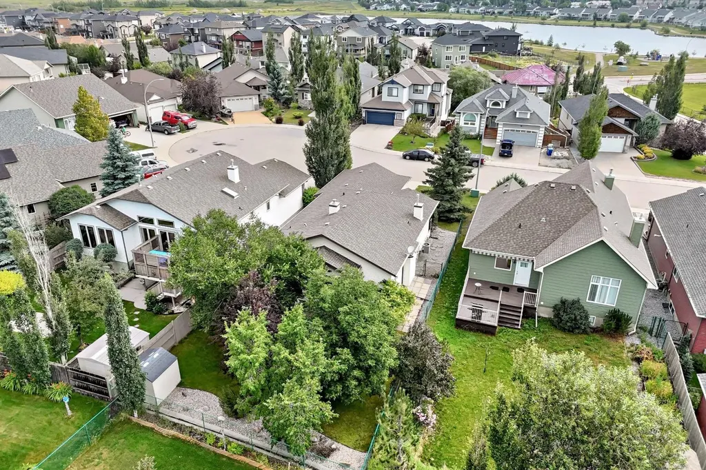 142 Strathmore Lakes Place Strathmore AB T1P 1Y6