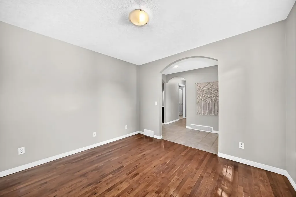 142 Strathmore Lakes Place Strathmore AB T1P 1Y6