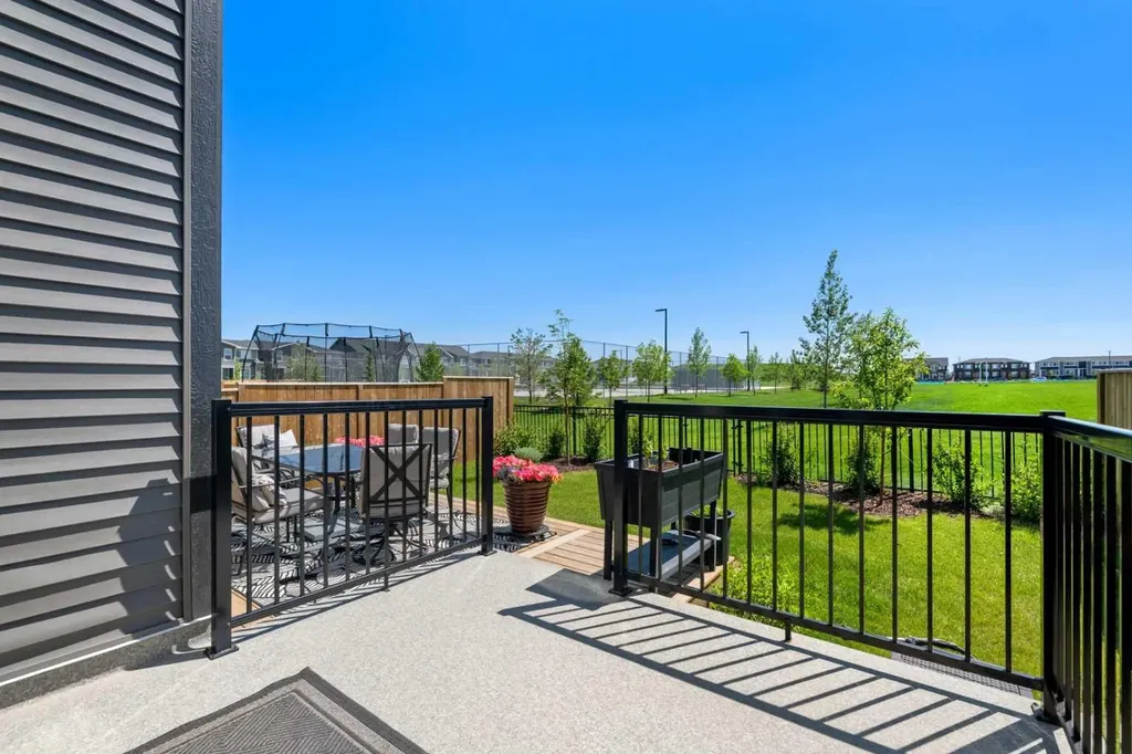 693 Creekmill Court SW Airdrie AB T4B5L3