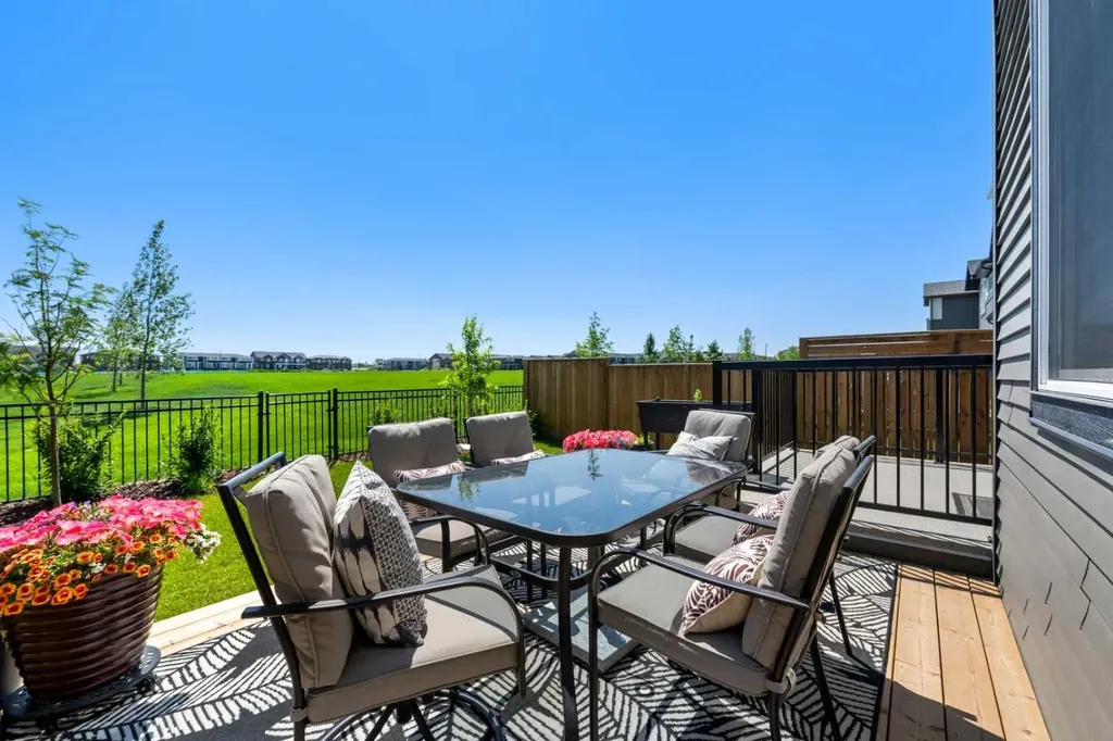 693 Creekmill Court SW Airdrie AB T4B5L3
