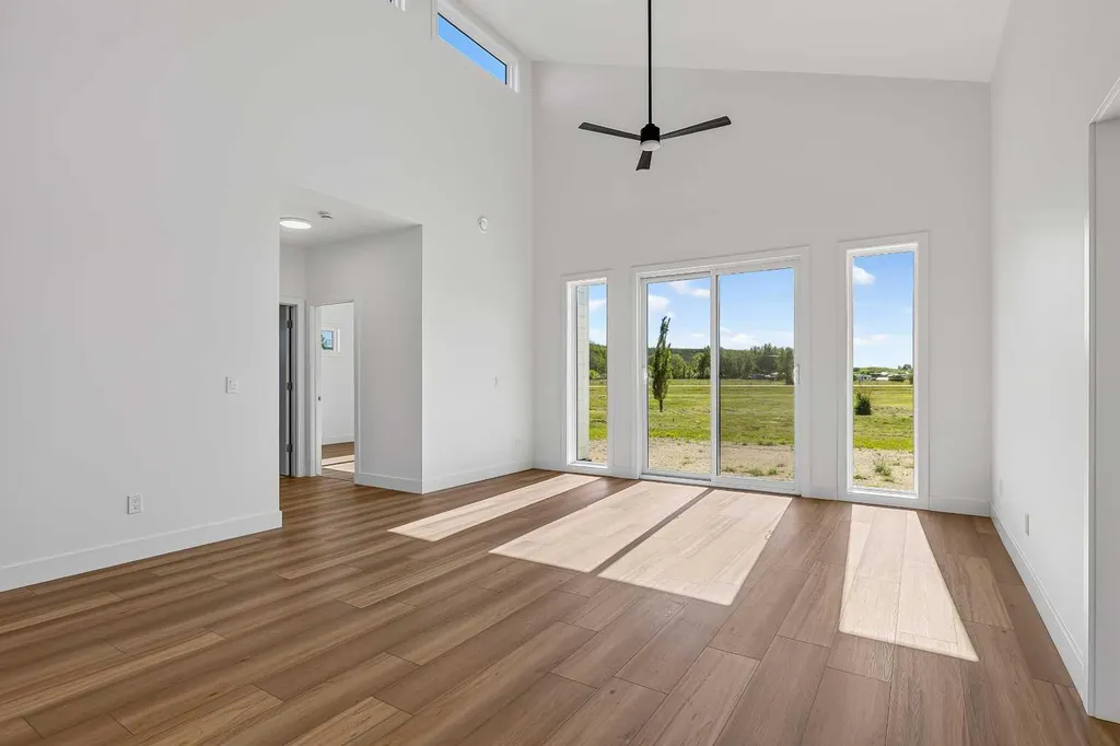 8 Diamond Valley Close Rural Kneehill County AB T0M 0L0