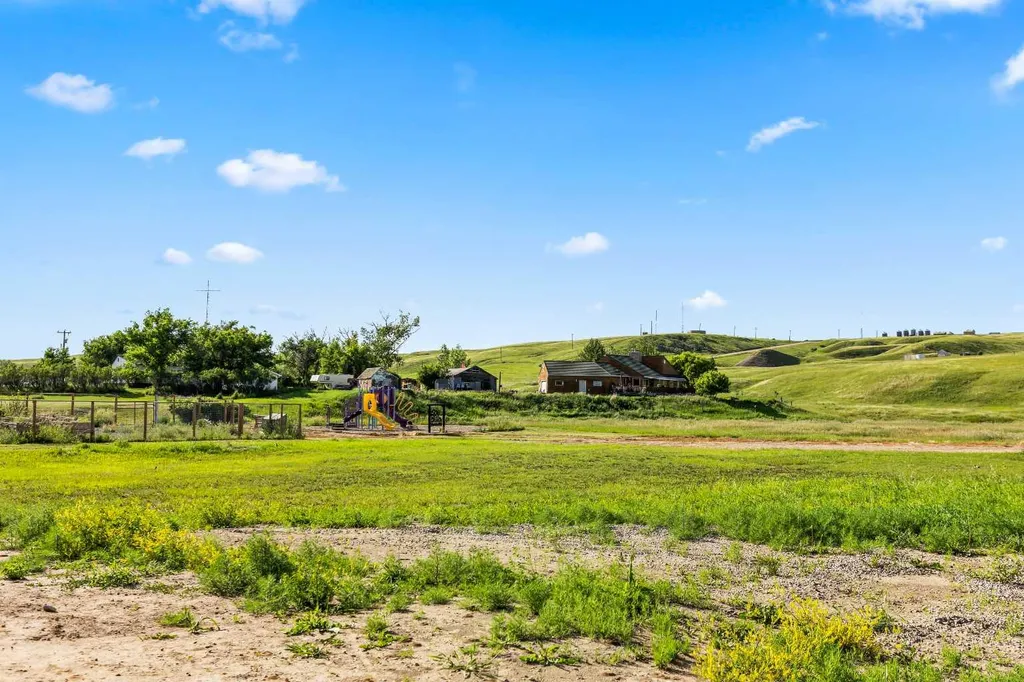 8 Diamond Valley Close Rural Kneehill County AB T0M 0L0