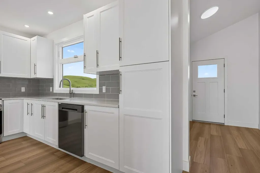 8 Diamond Valley Close Rural Kneehill County AB T0M 0L0