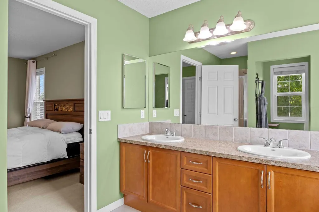 298 Silverado Plains Close SW Calgary AB T2X 0J2