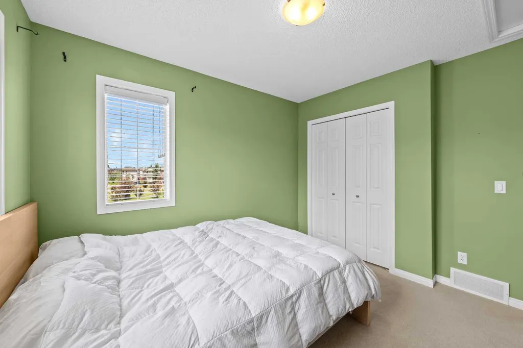 298 Silverado Plains Close SW Calgary AB T2X 0J2
