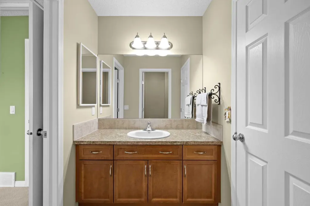 298 Silverado Plains Close SW Calgary AB T2X 0J2