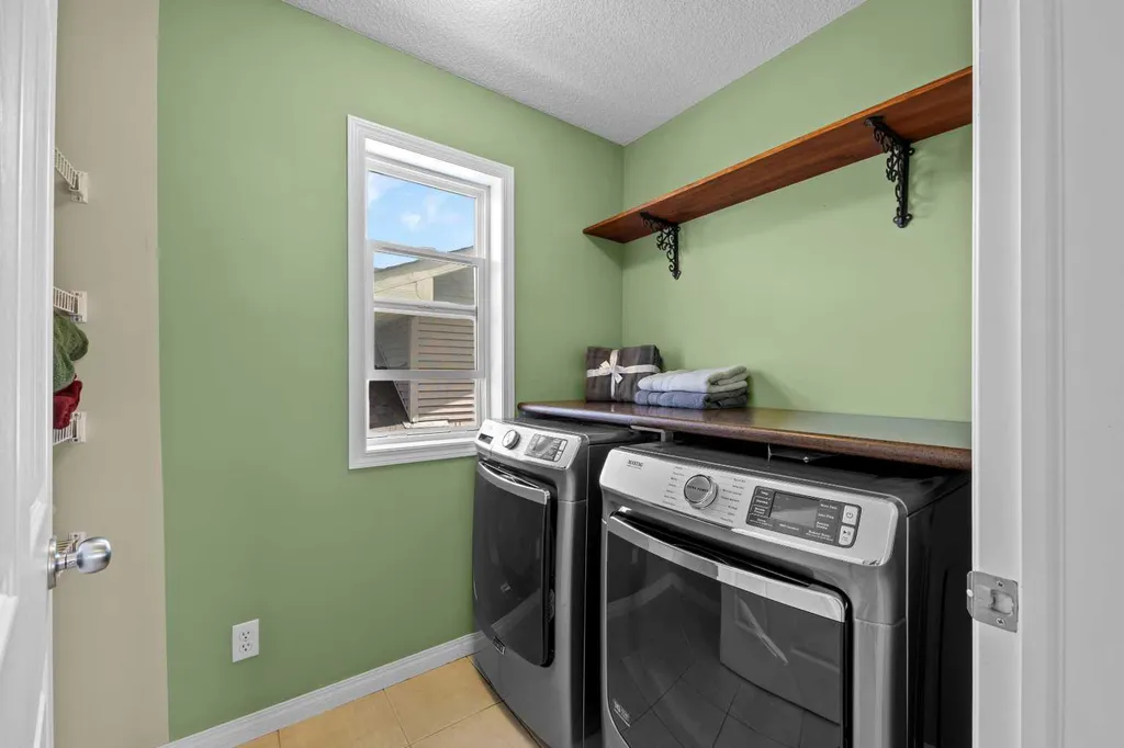 298 Silverado Plains Close SW Calgary AB T2X 0J2