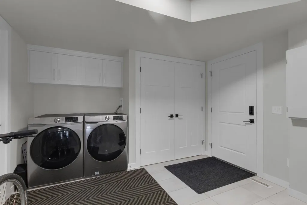 729 7th Street Canmore AB T1W 2C3