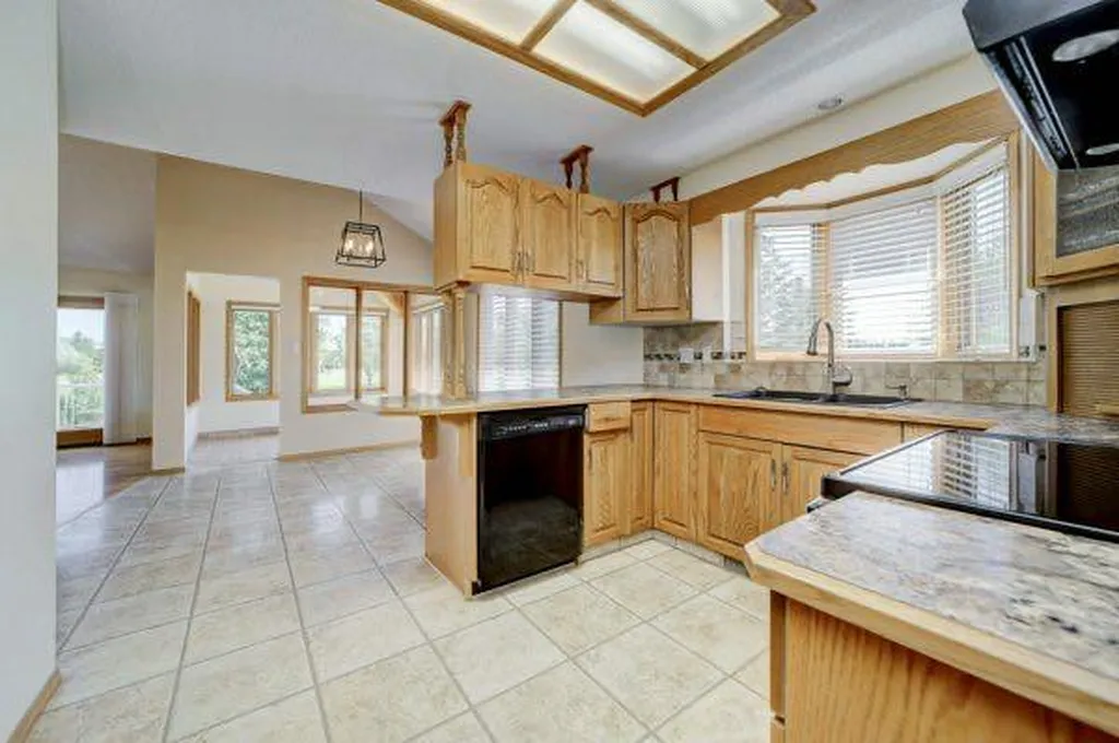 23 Niska Place W Lethbridge AB T1K 6G9