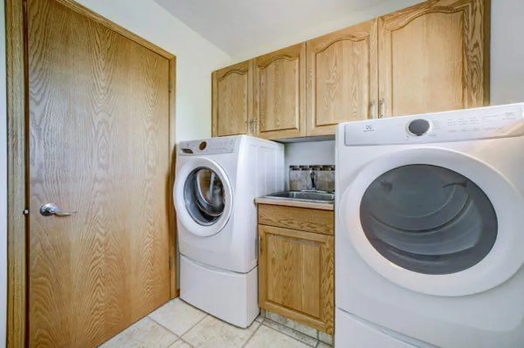 23 Niska Place W Lethbridge AB T1K 6G9