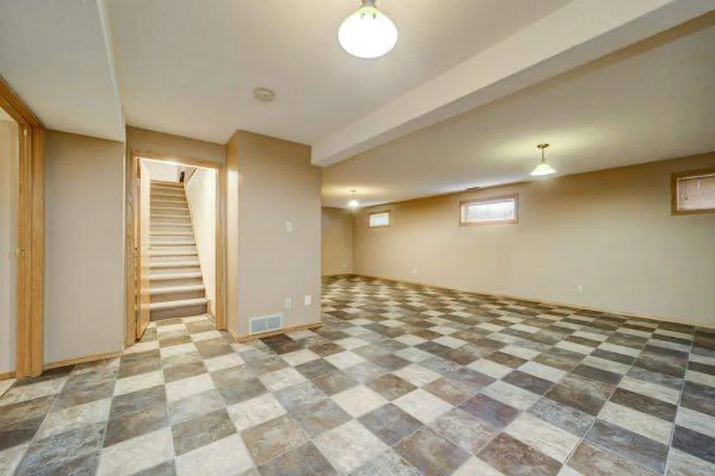23 Niska Place W Lethbridge AB T1K 6G9